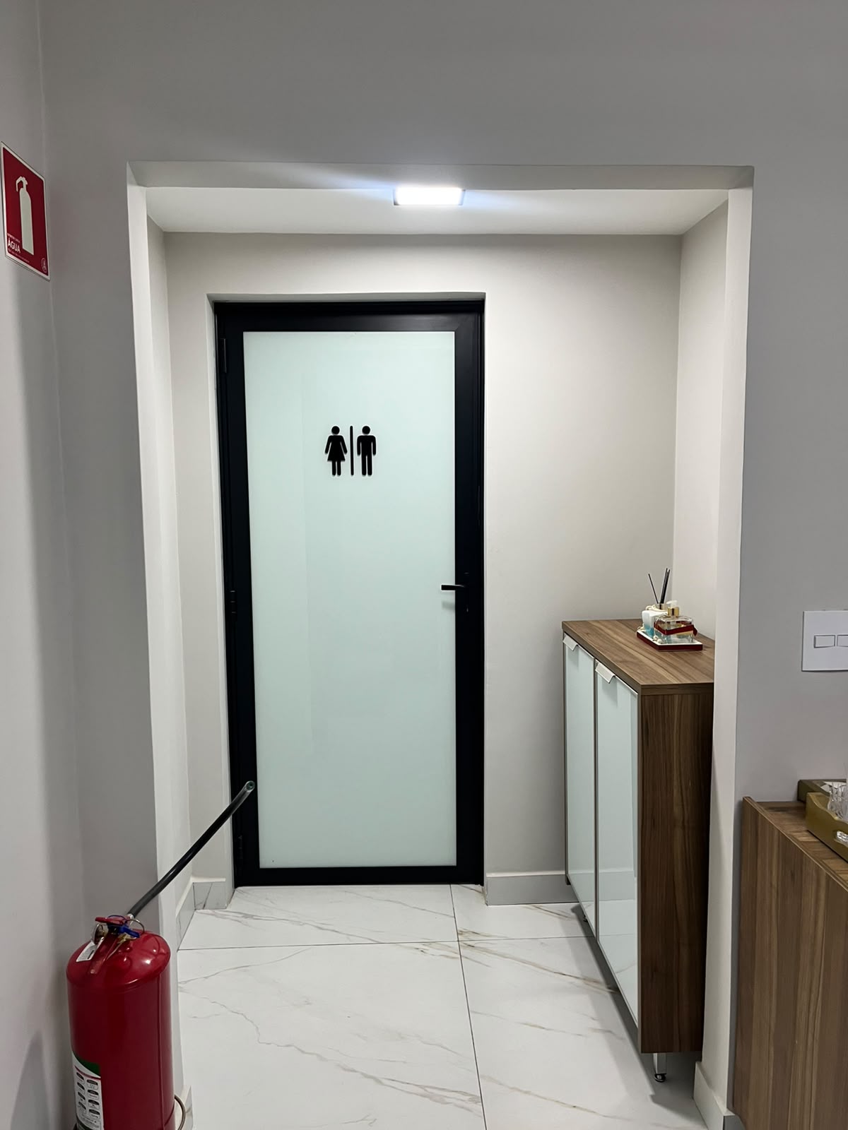 Corredor interno da clínica